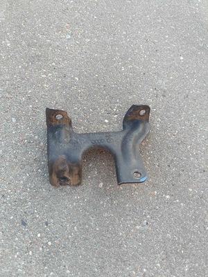 Кронштейн кронштейн кронштейн радіатора вихлопних газів egr audi a6 c6 3.0 tdi 059131121c фото №1