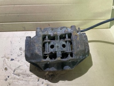 Супорт гальмівний лівий перед передній mercedes s klasa w140 фото №1