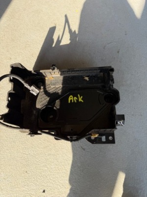 Основа корпус акумулятор renault arkana 1,3 tce 244292180r фото №1