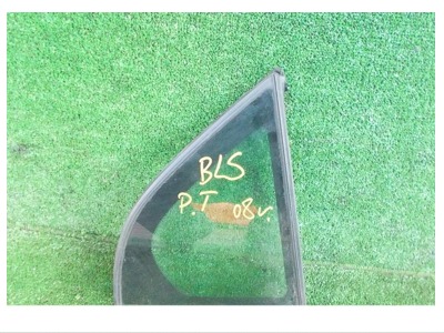 Cadillac bls 2008r - стекло боковая правая задняя фото №1