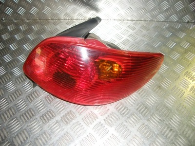 LAMPA WKŁAD PRAWY TYŁ TYLNA PEUGEOT 206 LIFT