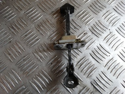 Обмежувач двері mazda 3 правий перед фото №1