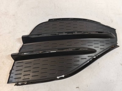 Mercedes gla w247 amg - решітка бампера права фото №1