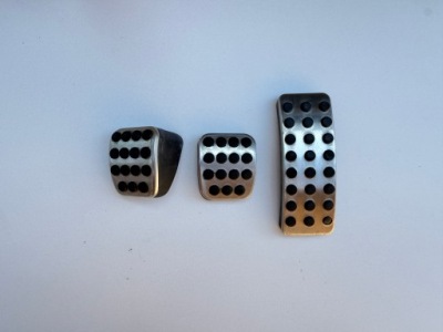 Накладки na педаль металевий хром mercedes w117 w176 w246 amg фото №1