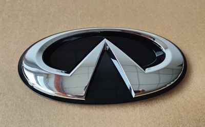 NISSAN CON 628905DA1A EMBLEMA LOGOTIPO INFINITI QX30  