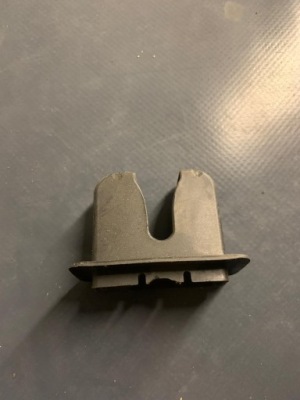 Защита пластик замка крышки задний  alfa romeo giulia фото №1