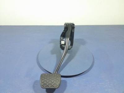 Mercedes gla w156 рестайлинг  педаль тормоза a2462900400 фото №1