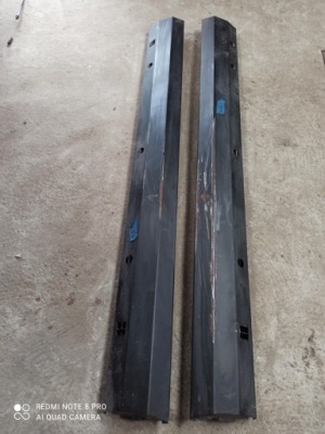 Порог обшивка металлический правый  jeep grand cherokee фото №1