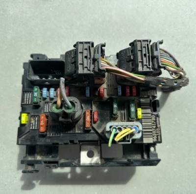 Коробка запобіжників bsm модуль citroen c3 l03 9659741780 фото №1