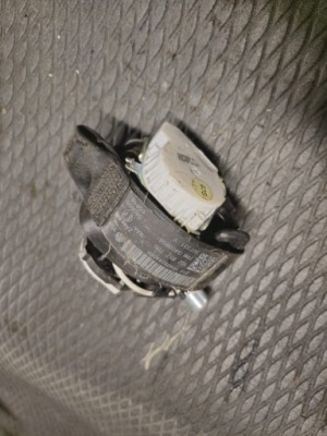 Ремінь безпеки натягувач праві перед vw eos 1q2857706 фото №1