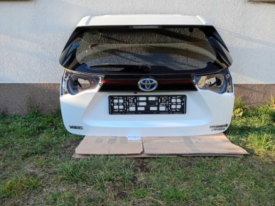 Кришка багажника toyota yaris cross електрична білий перламутр 089 фото №1