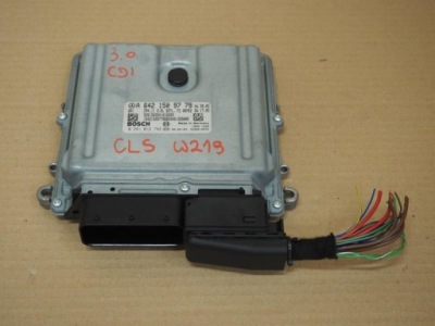Бортовий комп'ютер модуль двигуна 3.0 cdi mercedes cls w219 фото №1