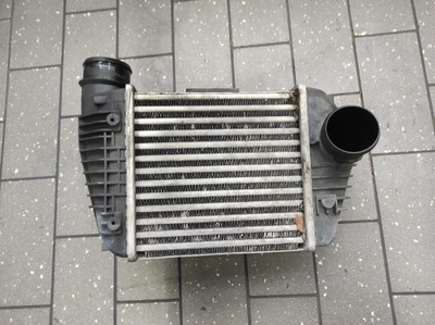 Радіатор інтеркулер audi a6 c6 2.7 tdi can фото №1