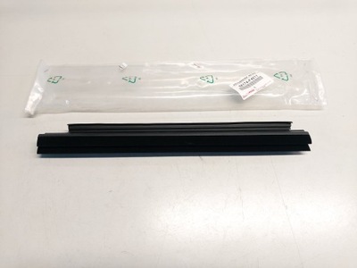 Toyota c-hr молдинг прокладка дверь левый задняя фото №1