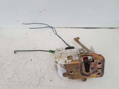 Замок дверь правый задняя задний toyota avensis t22 фото №1