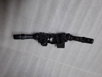 Lexus is ii рычаг переключатель комбинированный 42110-17f154 фото №1