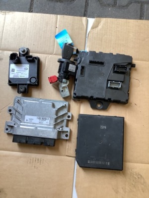 Бортовой компьютер набор do renault kangoo ii z.e 19r фото №1