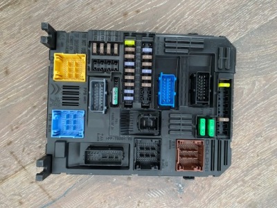 Opel corsa f коробка предохранителей модуль bsi 9830707680 оригинал фото №1