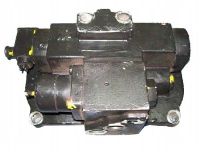 Клапан основание осушителя mercedes 1834 4324051780 фото №1