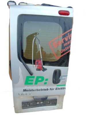 Двері лівий задня renault trafic vivaro 01- фото №1