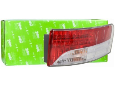 Фонарь  задний  правый  toyota avensis t27 08-11 фото №1