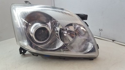 Lampa przód przednia prawa Toyota Avensis T25