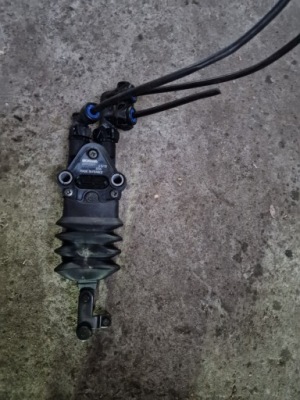 Клапан вирівнювальний poziomka подушок scania r 2093357 фото №1