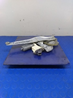 Toyota avensis t25 механізм підйомник скло задня правий фото №1