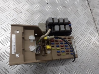 Коробка предохранителей subaru forester sh 2.0 d 88201fg010 фото №1