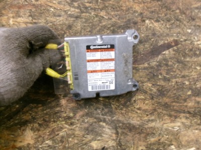 Suzuki swift mk7 датчик подушек air bag фото №1