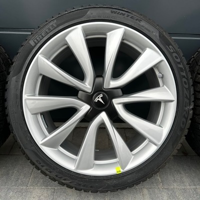 JUEGO KOL TESLA MODELO 3 PERFORMANCE INVIERNO PIRELLI SOTTOZERO 19” 235/40/19  