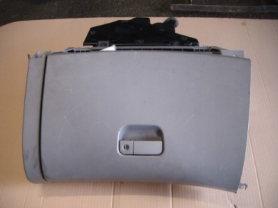 Mitsubishi grandis 03-11 бардачок з консолі фото №1