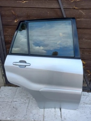 Дверей правий задній 1d4 toyota rav4 ll 2 фото №1