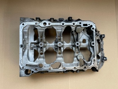 Audi 2.0 tfsi піддон масляна 06k103603an фото №1