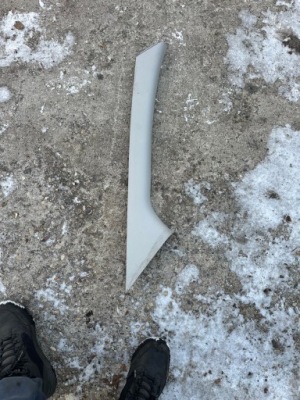 Захист стійка правий перед peugeot partner ii berlingo 08-18r 9681031377 фото №1