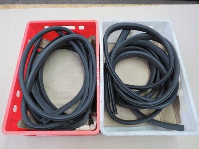 Ford kuga mk1 прокладка двері задня задня фото №1