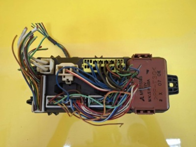 Коробка запобіжників mitsubishi space star mb953355 nr123 фото №1