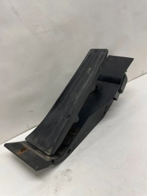 Bmw 1 e81 e87 2004 педалі фото №1