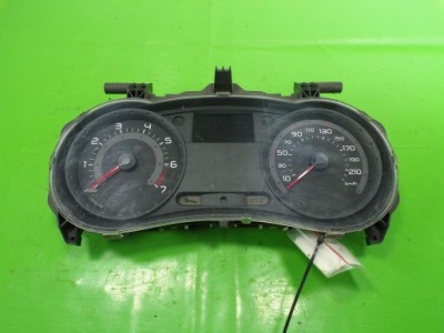 Renault clio 3 1.2 16v d4f740 панель 8200715178 фото №1