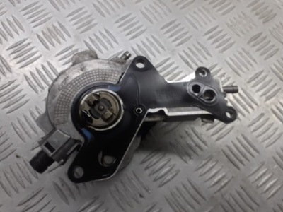 Насос вакуум вакуум vw golf v plus 1.9 tdi 038145215 фото №1