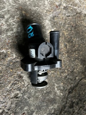 20 ford корпус термостата термостат 3m4g-8575-aa фото №1