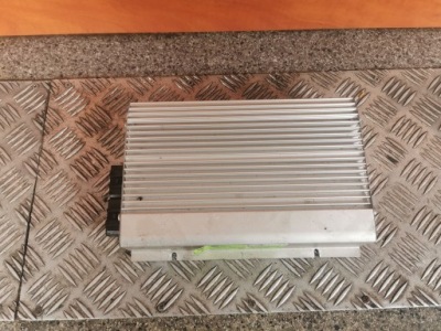 Skoda оригінальний номер підсилювач 3u0035456b фото №1