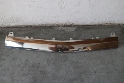 Молдинг декоративная хром перед mercedes w205 c-klasa a2058851574 amg фото №1