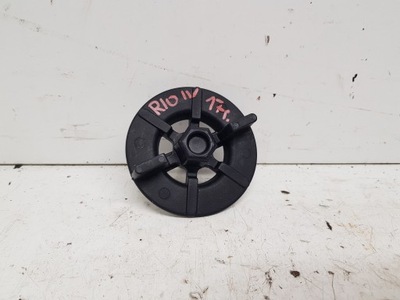 Kia rio iv v болт кронштейн колеса запасного 2017- фото №1