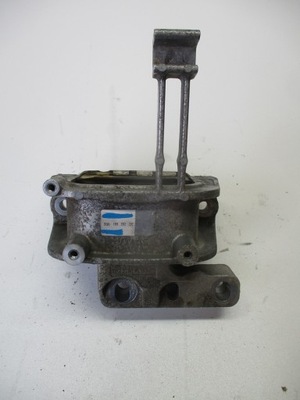 RANKENA PAGALVĖ VW AUDI SEAT SKODA 5Q0199262DE 