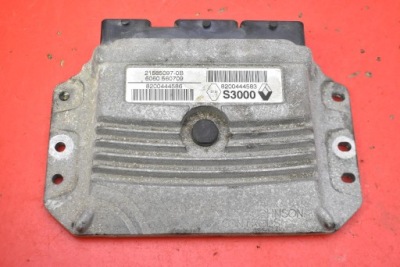 Блок управления бортовой компьютер двигателя 8200444583 renault laguna 2 ii 2.0 16v 135 km фото №1