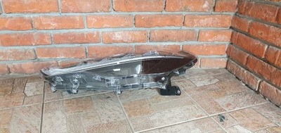 Toyota corolla cross лампа лівий перед фото №1