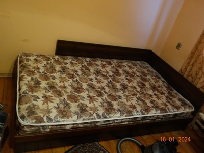 łóżko z materacem - tapczan