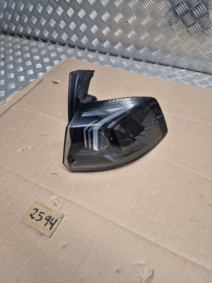 Лампа задняя задняя правая peugeot 5008 ii 9836231580 фото №1