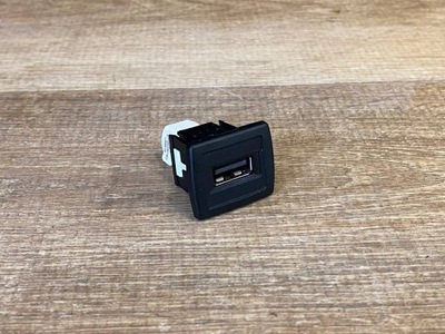 Port usb mercedes sl r231 оригінальний номер a2188200187 фото №1
